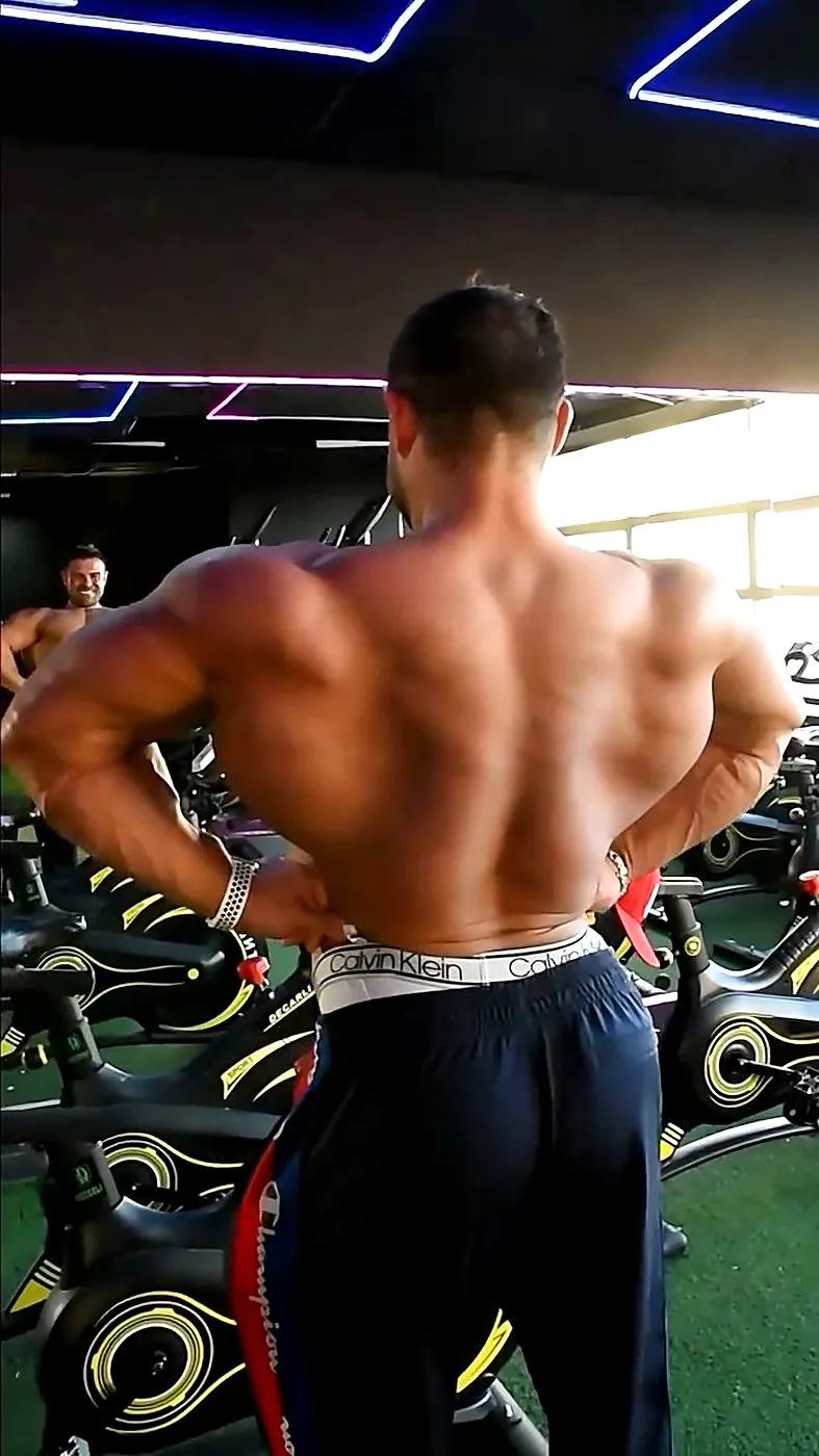 Espalda de Gerard Mahuzier entrenando